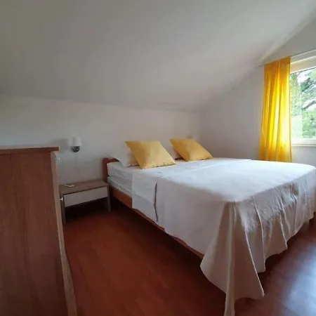 Majer * Mokošica